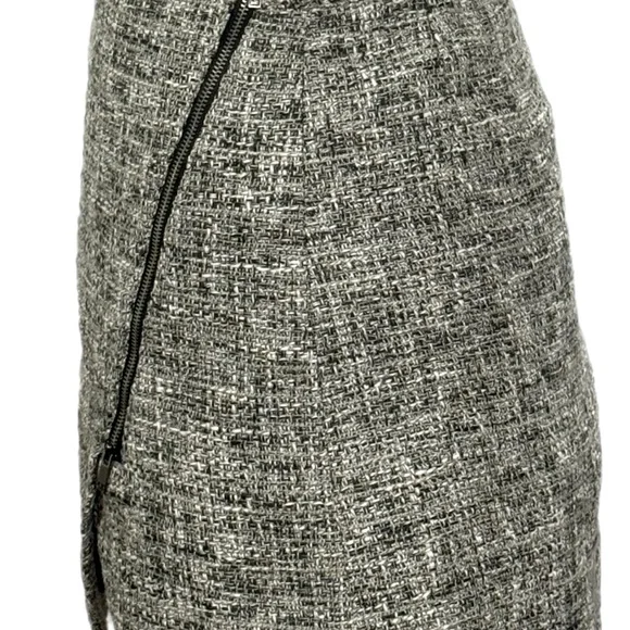 Banana Republic Grey Tweed Diagonal Zip Mini Skirt Size 0 - Picture 6 of 10